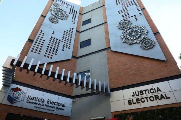 TSJE reconoce nuevo partido y analiza cinco solicitudes