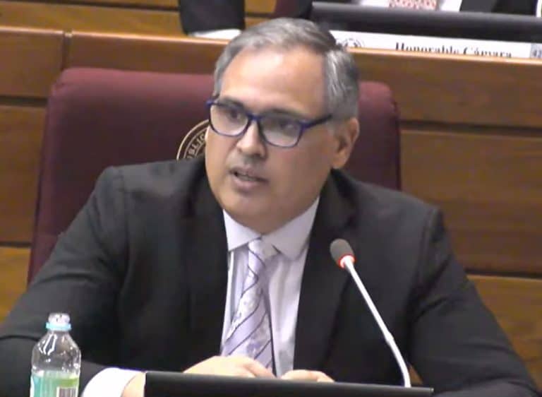 Ante ausencia de ministra, viceministro justifica sobre aumento del peaje