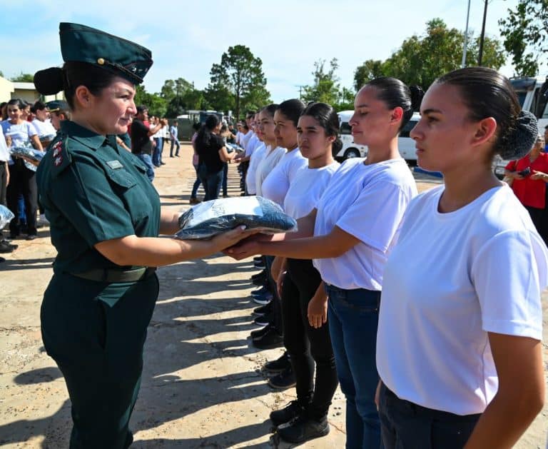 Ministro destaca alta participación de jóvenes en Cimefor