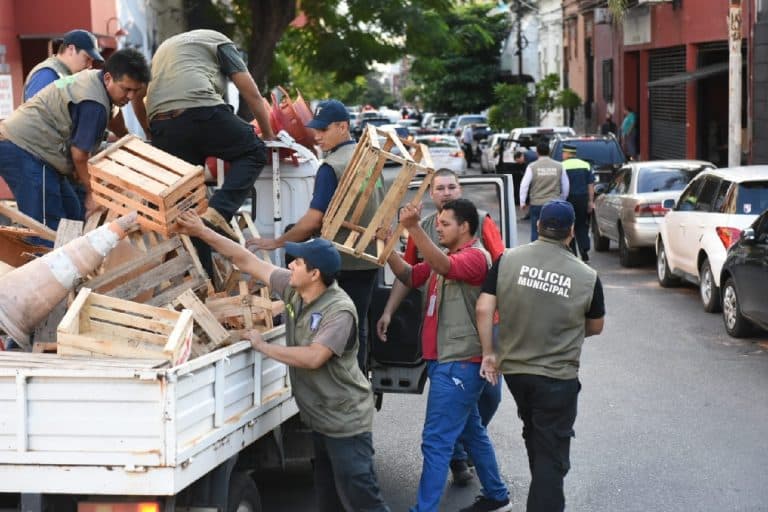 Video: Despejan de cuidacoches al Centro Histórico de Asunción