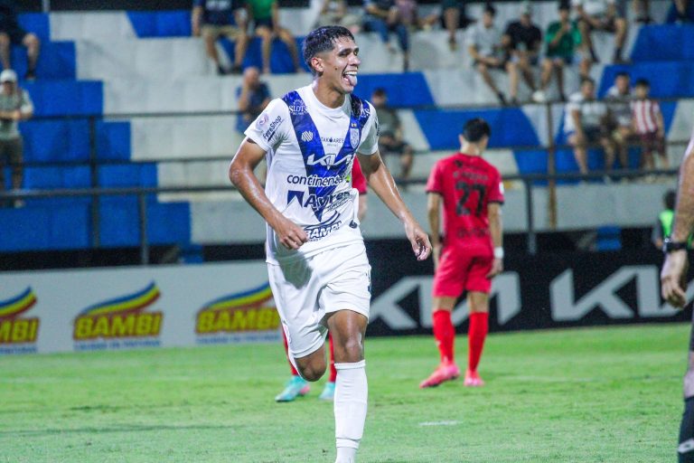 Ameliano estrena su nuevo estadio con victoria