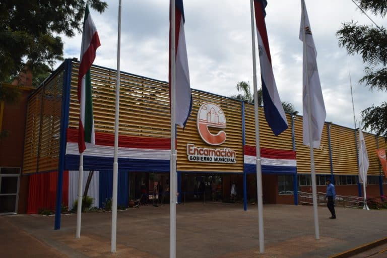 Crean instituto de formación para funcionarios municipales