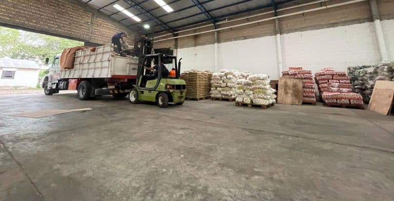 Envían asistencia al Chaco a familias afectadas por inundaciones a través de territorio argentino
