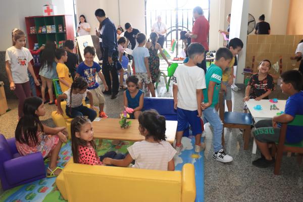 El Gobierno lanzó un programa de atención integral a niños con educación no formal