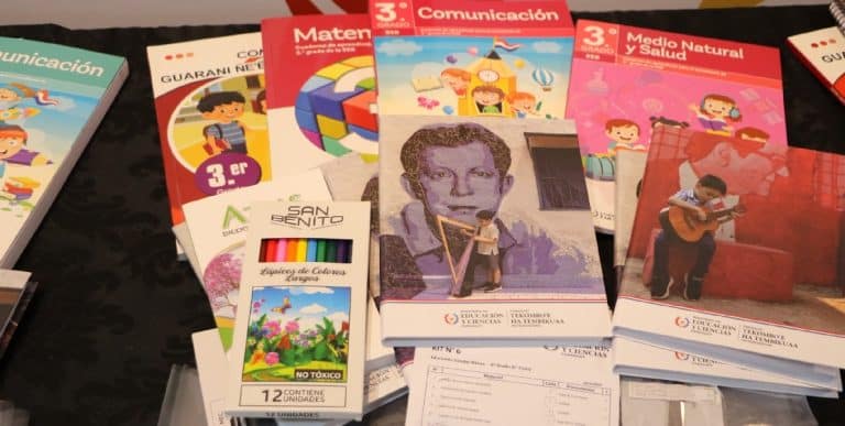 Enumeran factores en el retraso de kits escolares