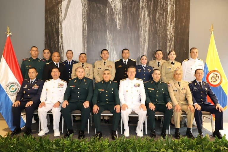 Paraguay y Colombia refuerzan cooperación militar