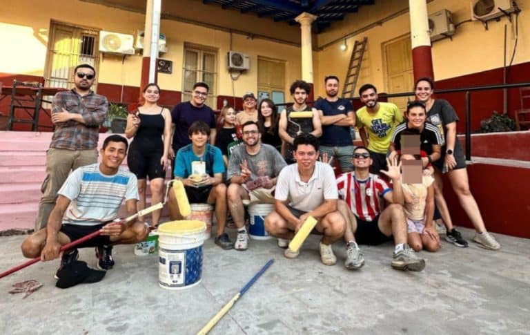 Jóvenes voluntarios restauran instituciones públicas del país