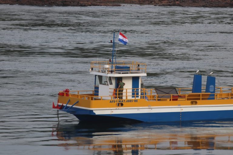 Conexión fluvial entre Puerto Irala y Libertad