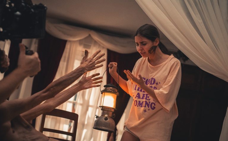 Finalizó el rodaje del thriller de terror “La Casa Angosta” en locaciones de Asunción.